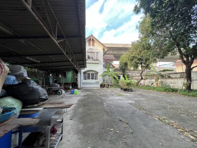 ขายด่วน บ้านเก่าพร้อมที่ดิน ตลิ่งชัน 138 ตร.ว. ทำเลทองในซอยบรมราชชนนี 42 (หมู่บ้านร่มรื่น ซอย 5)