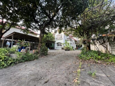 ขายด่วน บ้านเก่าพร้อมที่ดิน ตลิ่งชัน 138 ตร.ว. ทำเลทองในซอยบรมราชชนนี 42 (หมู่บ้านร่มรื่น ซอย 5)