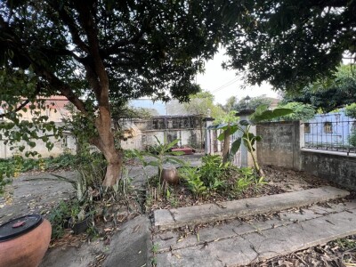 ขายด่วน บ้านเก่าพร้อมที่ดิน ตลิ่งชัน 138 ตร.ว. ทำเลทองในซอยบรมราชชนนี 42 (หมู่บ้านร่มรื่น ซอย 5)