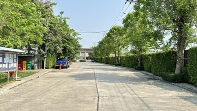 เดอะ คอนเนค 41 แจ้งวัฒนะ - ติวานนท์ / ทาวโฮม 2 ห้องคู่ ชั้นล่างทะลุถึงกัน 2 ห้องโถงชั้นล่าง