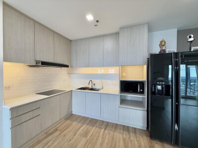 เดอะ คีย์ สาทร - เจริญราษฎร์ / 2 ห้องนอน  1 ห้องนั่งเล่น 1 ห้องอเนกประสงค์