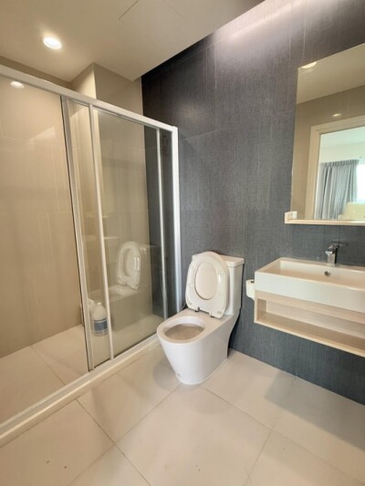 เดอะ คีย์ สาทร - เจริญราษฎร์ / 2 ห้องนอน  1 ห้องนั่งเล่น 1 ห้องอเนกประสงค์