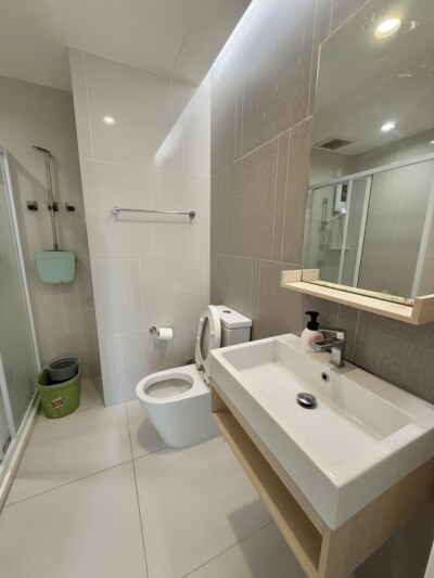 เดอะ คีย์ สาทร - เจริญราษฎร์ / 2 ห้องนอน  1 ห้องนั่งเล่น 1 ห้องอเนกประสงค์