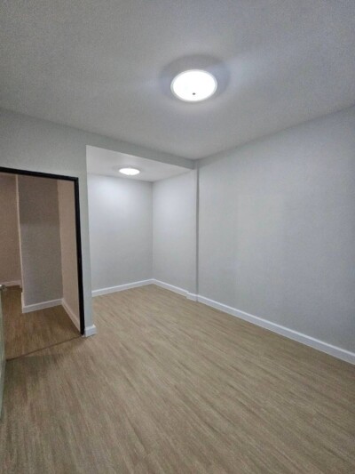 อัพเดตล่าสุด 7/3/2568 :ทาวน์โฮม หมู่บ้านสรัลพร ถนนเลียบคลองภาษีเจริญฝั่งเหนือ ซอย 32 แขวงหนองแขม เขตหนองแขม กทม รีโนเวทท-24