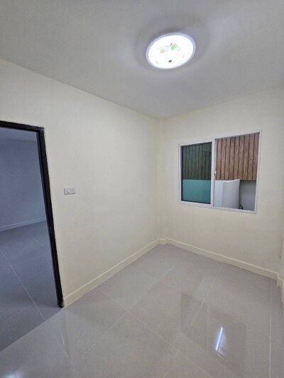 อัพเดตล่าสุด 7/3/2568 :ทาวน์โฮม หมู่บ้านสรัลพร ถนนเลียบคลองภาษีเจริญฝั่งเหนือ ซอย 32 แขวงหนองแขม เขตหนองแขม กทม รีโนเวทท-15