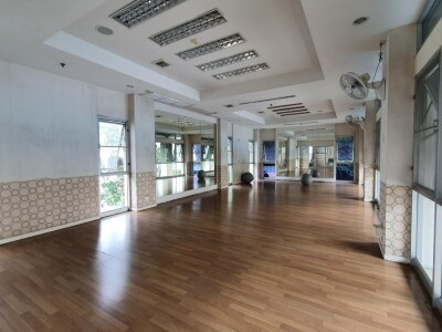 ลุมพินี เพลส พหล - สะพานควาย /  31 ตรม. ชั้น 28-18