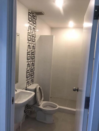 เดอะทรัสต์ ทาวน์โฮม วงแหวน - กาญจนาภิเษก / 3 ห้องนอน 2 ห้องน้ำ ต่อเติมโรงจอดรถและลานซักล้างหลังบ้านครบ-9