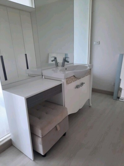 เดอะ วอเตอร์ฟอร์ด รอยัล สูท เสนานิคม / The Waterford Royal Suit Senanikom