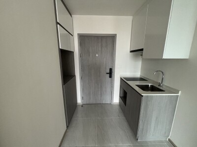 ออริจิ้น ปลั๊ก แอนด์ เพลย์ สิรินธร สเตชั่น / ห้องขนาด 25.5 ตรม.