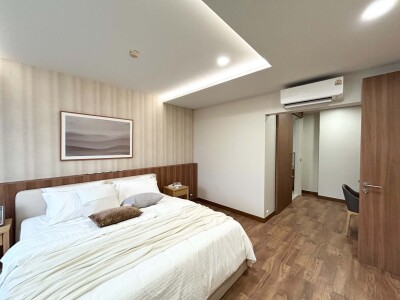 ริเวอไรน์ เพลส คอนโดมิเนียม / Riverine Place Condominium