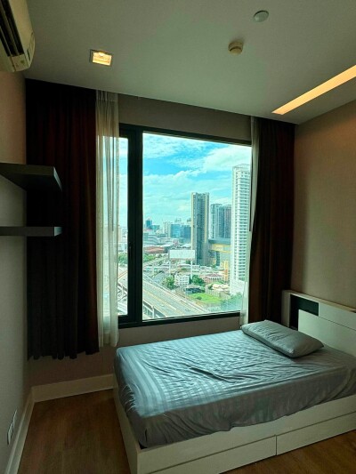 อีควิน็อกซ์ พหล - วิภา / Equinox Phahol - Vibha