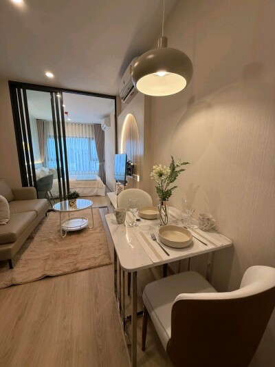 ไลฟ์ พระราม 4 - อโศก / ขนาด 30 ตรม. ห้องตกแต่งบิ้วอินสวย