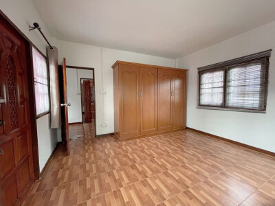 🔥 **ให้เช่าบ้านเดี่ยว 2 ชั้น หมู่บ้านรุ่งเรือง 5** 🔥