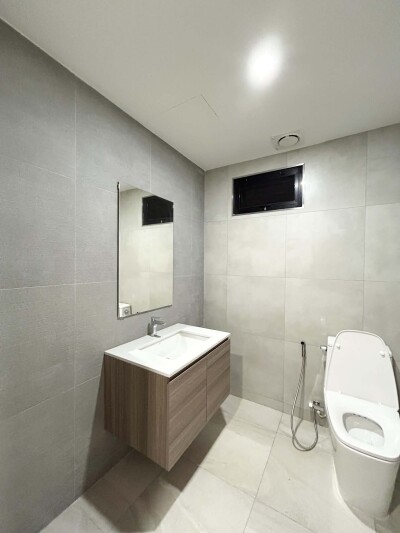 ริเวอไรน์ เพลส คอนโดมิเนียม / Riverine Place Condominium