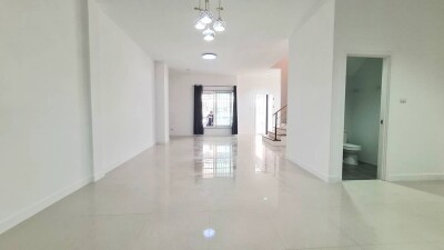 ม.แกรนด์วิว ปทุมธานี สายใน /    24.4 ตรว.  160 ตรม.-9