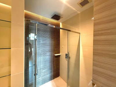 เดอะ รูม เจริญกรุง 30 / The Room Charoenkrung 30