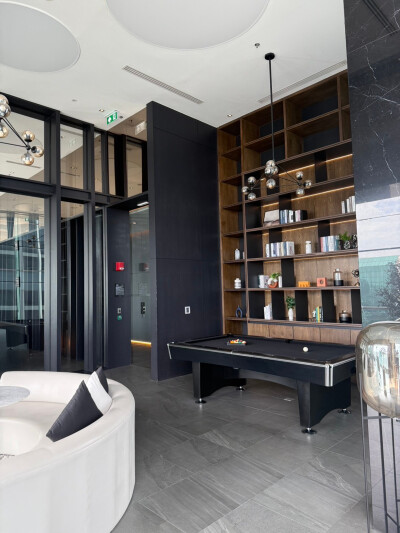 โนเบิล อราวน์ อารีย์ / Noble Around Ari