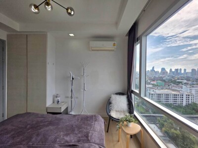 ทรู ทองหล่อ / Thru Thonglor