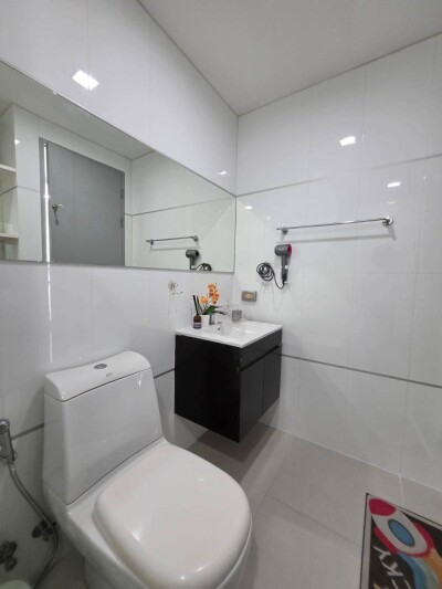 ทรู ทองหล่อ / Thru Thonglor