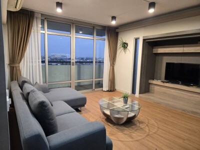ริเวียร่า คอนโดมิเนียม / Riviera Condominium