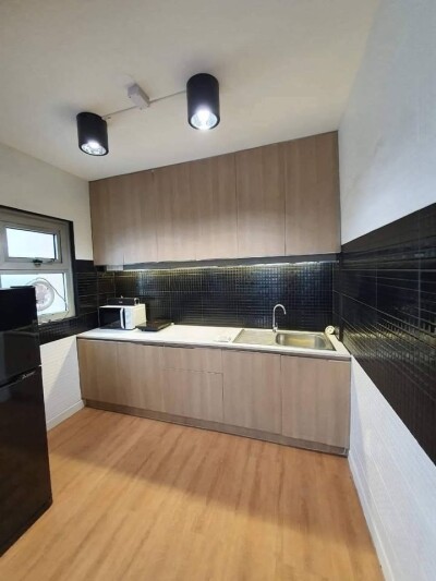 ริเวียร่า คอนโดมิเนียม / Riviera Condominium