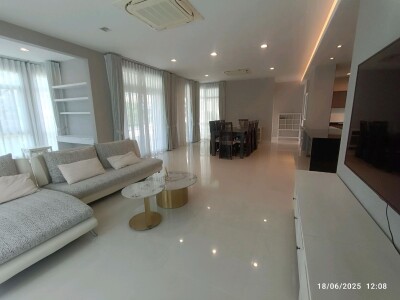 มัณฑนา 2 บางนา กม.7 / เนื้อที่บ้าน 124 ตร.วา เนื้อที่ใช้สอย 335 ตร.เมตร