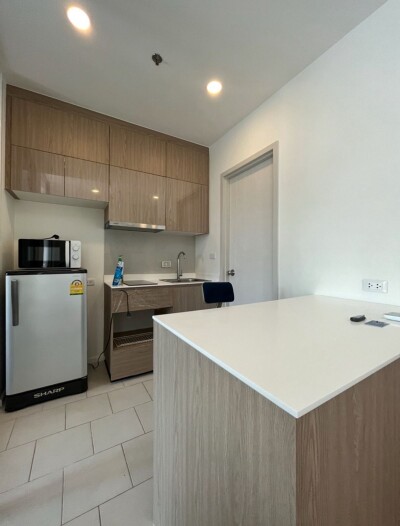 เดอ ลาพีส จรัญ 81 / De Lapis Charan 81-4