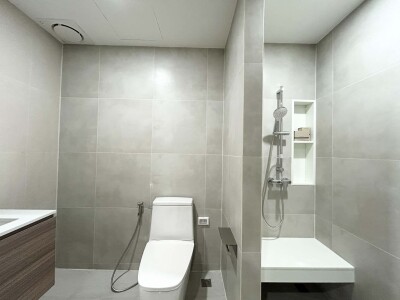 ริเวอไรน์ เพลส คอนโดมิเนียม / Riverine Place Condominium