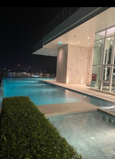 เดอ ลาพีส จรัญ 81 / De Lapis Charan 81-8