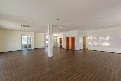 🏢 ให้เช่า ตึก 5 ชั้น + ดาดฟ้าพร้อมบ้านเรือนไทย ใจกลางเมือง-6