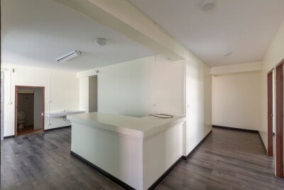 🏢 ให้เช่า ตึก 5 ชั้น + ดาดฟ้าพร้อมบ้านเรือนไทย ใจกลางเมือง-8