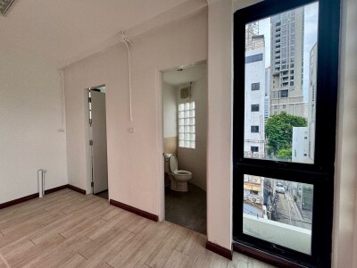 🌟 สำนักงานให้เช่า 100 ตร.ม. ใจกลางสาทร – ติดถนนนราธิวาสฯ เดินทางสะดวก ติดคอนโด Rhythm 🌟-1