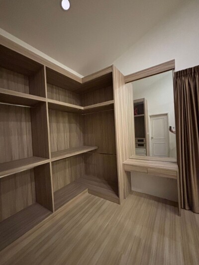 บ้านแฝด สวย ตกแต่งพร้อม ทำเลดี สงบ ปลอดภัย ใกล้แหล่งชุมช