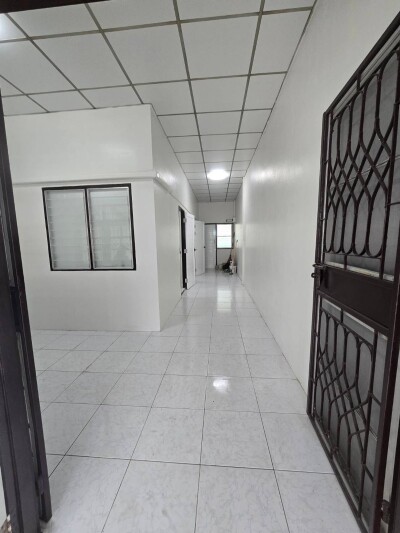 ขายทาวเฮ้าส์ สามพราน ยายชา / เนื้อที่ 19.2 ตร.วา / 2 นอน / 1 น้ำ จอดรถในบ้าน 1 คัน-3