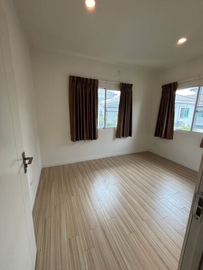 บ้านแฝด สวย ตกแต่งพร้อม ทำเลดี สงบ ปลอดภัย ใกล้แหล่งชุมช