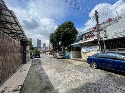 ขายทาวน์เฮ้าส์ขนาดใหญ่ ย่านสาธุประดิษฐ์,พระราม3,ยานนาวา-13