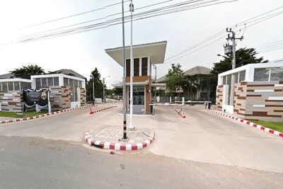 รสิกา เทพารักษ์ / • ขนาด 3 ห้องนอน 3 ห้องน้ำ จอดรถได้ 2 คัน