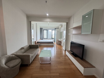 บลอคส์ 77 / Blocs 77-1