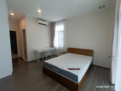 มัณฑนา 2 บางนา กม.7 / เนื้อที่บ้าน 124 ตร.วา เนื้อที่ใช้สอย 335 ตร.เมตร