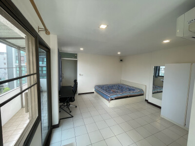 เอท เรสซิเด้นท์ / Eight Residence