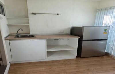 ลุมพินี วิลล์ อ่อนนุช - ลาดกระบัง / 📍 อาคาร C ชั้น 1 วิวสระว่ายน้ำ พร้อมผู้เช่า