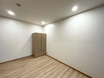 ริเวอไรน์ เพลส คอนโดมิเนียม / Riverine Place Condominium