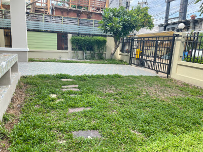 ดิเอมเมอรัล การ์เด้น & สปอร์ตคลับ / The Emerald Garden & Sport Club