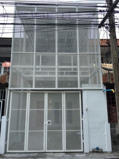 อัพเดตล่าสุด 18/7/2568 : ทาวน์เฮ้าส์ รีโนเวทใหม่ ปุณณวิถี 47  / ตรงข้ามคอนโดเดอะกรีน 2ทาวน์เฮ้าส์ 22 ตร.วา 2 ชั้น-1