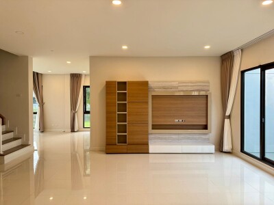 เดอะ ซิตี้ ราชพฤกษ์ - ปิ่นเกล้า / บ้าน 2 ชั้น พร้อม สวนข้างบ้านกว้าง  5 ห้องนอน  6 ห้องน้ำ-5