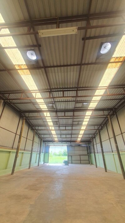 ☀️โกดังให้เช่า☀️ขนาดพื้นที่  400 ตารางเมตร ย่านพระราม 2-3