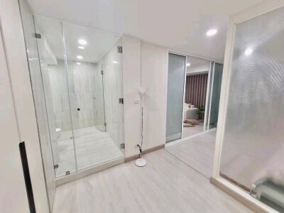 เดอะ วอเตอร์ฟอร์ด รอยัล สูท เสนานิคม / The Waterford Royal Suit Senanikom