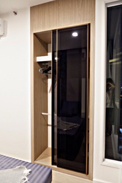 เดอ ลาพีส จรัญ 81 / De Lapis Charan 81-12