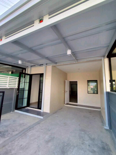 เอ็มไลฟ์ ลำลูกกา - คลอง 4