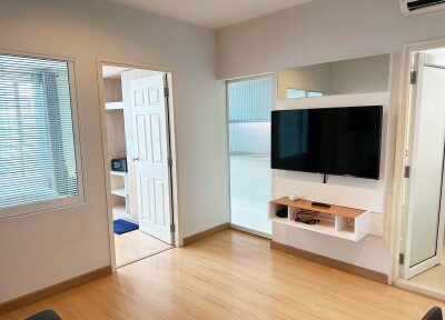 ไลฟ์ แอท สุขุมวิท 65 / * 1 ห้องนอน, 1 ห้องรับแขก, 1 ห้องครัว, 1 ห้องน้ำ มีอ่างอาบน้ำ-1